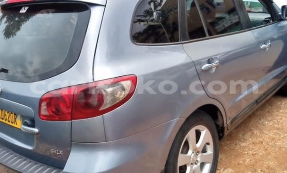 Sayi Na hannu Hyundai Santa Fe Bleu Mota in Kigali a Rwanda Sayi Na hannu Hyundai Santa Fe Bleu Mota in Kigali a Rwanda