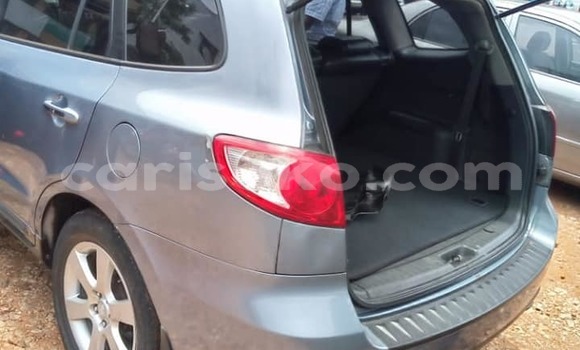 Sayi Na hannu Hyundai Santa Fe Bleu Mota in Kigali a Rwanda Sayi Na hannu Hyundai Santa Fe Bleu Mota in Kigali a Rwanda