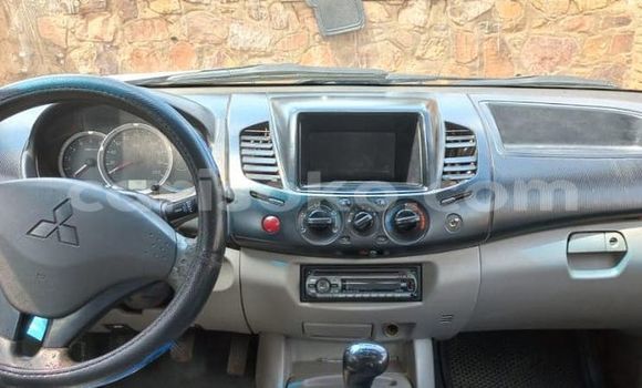 Sayi Na hannu Mitsubishi L200 Bleu Mota in Kigali a Rwanda Sayi Na hannu Mitsubishi L200 Bleu Mota in Kigali a Rwanda