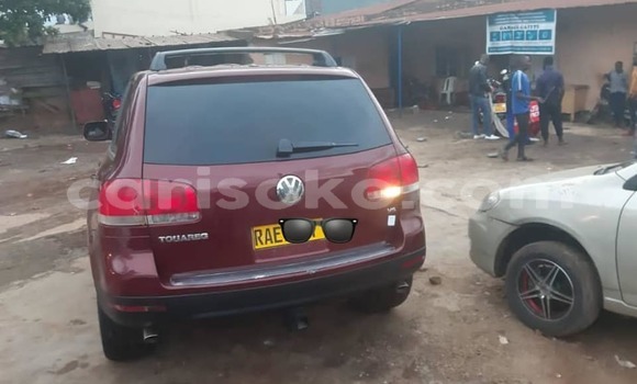 Acheter Occasion Voiture Volkswagen Touareg Rouge à Kigali, Rwanda Acheter Occasion Voiture Volkswagen Touareg Rouge à Kigali, Rwanda