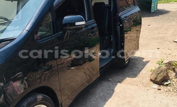 Sayi Na hannu Toyota Noah Noir Mota in Kigali a Rwanda Sayi Na hannu Toyota Noah Noir Mota in Kigali a Rwanda