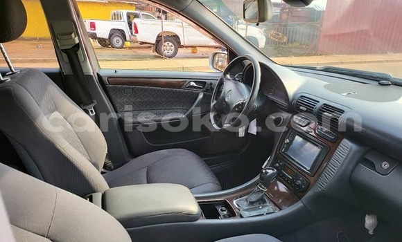 Sayi Na hannu Mercedes-Benz C–Class Gris Mota in Kigali a Rwanda Sayi Na hannu Mercedes-Benz C–Class Gris Mota in Kigali a Rwanda