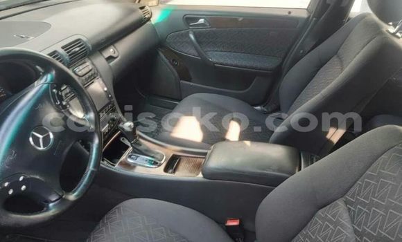 Sayi Na hannu Toyota RAV4 Gris Mota in Kigali a Rwanda Sayi Na hannu Toyota RAV4 Gris Mota in Kigali a Rwanda