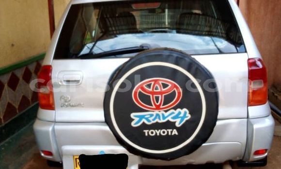 Sayi Na hannu Toyota RAV4 Gris Mota in Kigali a Rwanda Sayi Na hannu Toyota RAV4 Gris Mota in Kigali a Rwanda