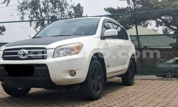 Sayi Na hannu Toyota RAV4 Blanc Mota in Kigali a Rwanda Sayi Na hannu Toyota RAV4 Blanc Mota in Kigali a Rwanda