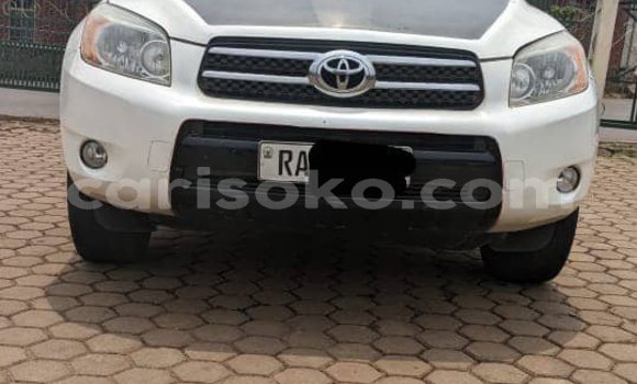 Sayi Na hannu Toyota RAV4 Blanc Mota in Kigali a Rwanda Sayi Na hannu Toyota RAV4 Blanc Mota in Kigali a Rwanda