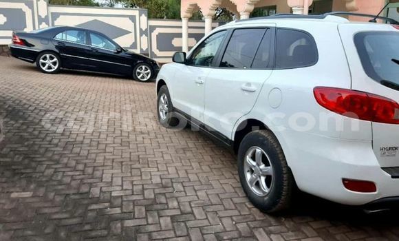 Sayi Na hannu Hyundai Santa Fe Blanc Mota in Kigali a Rwanda Sayi Na hannu Hyundai Santa Fe Blanc Mota in Kigali a Rwanda