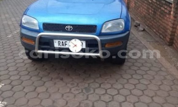 Sayi Na hannu Toyota RAV4 Bleu Mota in Kigali a Rwanda Sayi Na hannu Toyota RAV4 Bleu Mota in Kigali a Rwanda