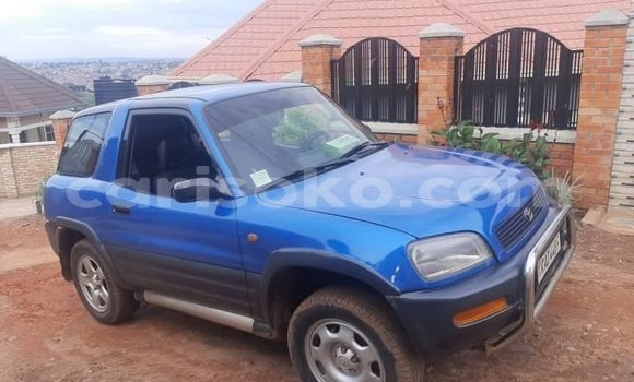 Sayi Na hannu Toyota RAV4 Bleu Mota in Kigali a Rwanda Sayi Na hannu Toyota RAV4 Bleu Mota in Kigali a Rwanda