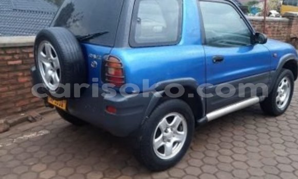 Sayi Na hannu Toyota RAV4 Bleu Mota in Kigali a Rwanda Sayi Na hannu Toyota RAV4 Bleu Mota in Kigali a Rwanda