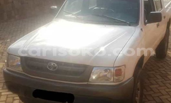 Sayi Na hannu Toyota Hilux Blanc Mota in Kigali a Rwanda Sayi Na hannu Toyota Hilux Blanc Mota in Kigali a Rwanda