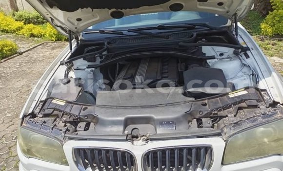 Sayi Na hannu BMW X3 Blanc Mota in Kigali a Rwanda Sayi Na hannu BMW X3 Blanc Mota in Kigali a Rwanda