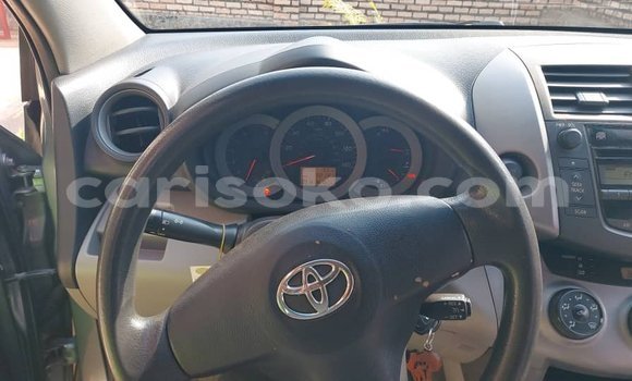 اشتري مستعمل Toyota RAV4 Vert سيارة في Kigali في Rwanda اشتري مستعمل Toyota RAV4 Vert سيارة في Kigali في Rwanda