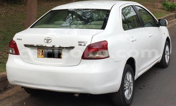 اشتري مستعمل Toyota Yaris Blanc سيارة في Kigali في Rwanda اشتري مستعمل Toyota Yaris Blanc سيارة في Kigali في Rwanda