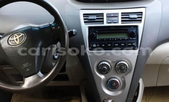 اشتري مستعمل Toyota Yaris Blanc سيارة في Kigali في Rwanda اشتري مستعمل Toyota Yaris Blanc سيارة في Kigali في Rwanda