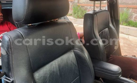 اشتري مستعمل Volkswagen Golf Bleu سيارة في Kigali في Rwanda اشتري مستعمل Volkswagen Golf Bleu سيارة في Kigali في Rwanda