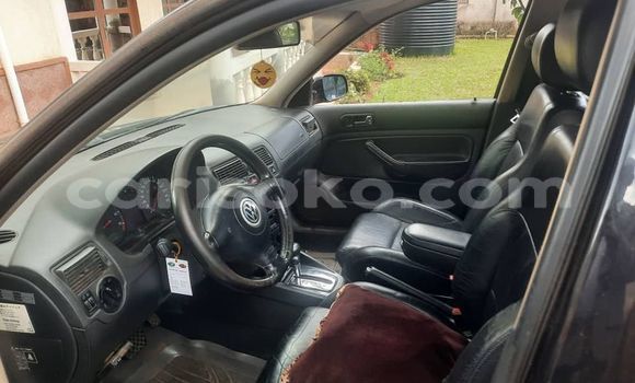 اشتري مستعمل Volkswagen Golf Bleu سيارة في Kigali في Rwanda اشتري مستعمل Volkswagen Golf Bleu سيارة في Kigali في Rwanda