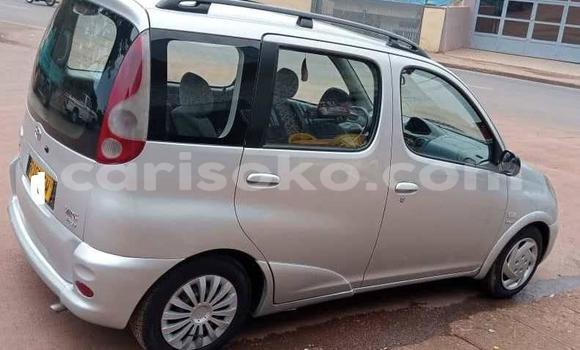 Sayi Na hannu Toyota Yaris Verso Gris Mota in Kigali a Rwanda Sayi Na hannu Toyota Yaris Verso Gris Mota in Kigali a Rwanda