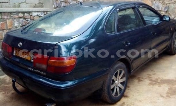 Acheter Occasion Voiture Toyota Carina E Bleu à Kigali, Rwanda Acheter Occasion Voiture Toyota Carina E Bleu à Kigali, Rwanda