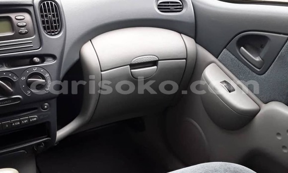 Acheter Occasion Voiture Toyota Yaris Verso Gris à Kigali, Rwanda Acheter Occasion Voiture Toyota Yaris Verso Gris à Kigali, Rwanda