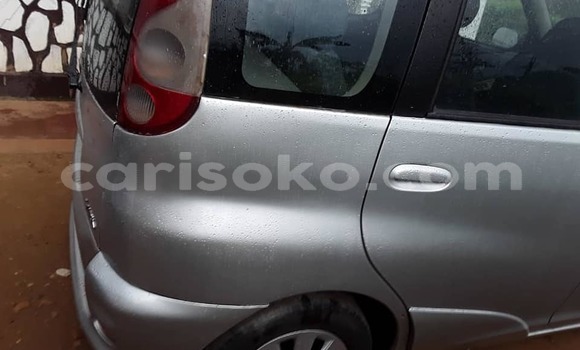 Acheter Occasion Voiture Toyota Yaris Verso Gris à Kigali, Rwanda Acheter Occasion Voiture Toyota Yaris Verso Gris à Kigali, Rwanda