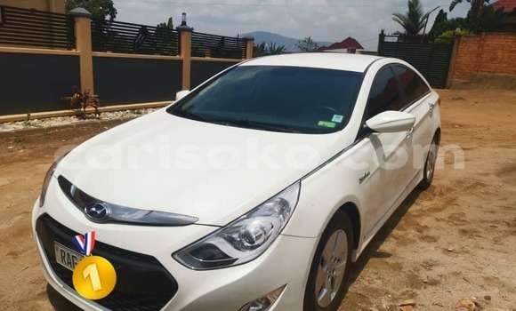 Acheter Occasion Voiture Hyundai Sonata Blanc à Kigali, Rwanda Acheter Occasion Voiture Hyundai Sonata Blanc à Kigali, Rwanda