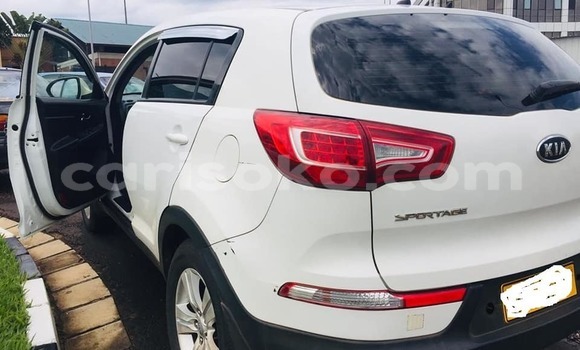 اشتري مستعمل Kia Sportage Blanc سيارة في Kigali في Rwanda اشتري مستعمل Kia Sportage Blanc سيارة في Kigali في Rwanda