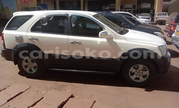 Acheter Occasion Voiture Kia Sorento Blanc à Kigali, Rwanda Acheter Occasion Voiture Kia Sorento Blanc à Kigali, Rwanda