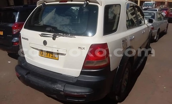 Acheter Occasion Voiture Kia Sorento Blanc à Kigali, Rwanda Acheter Occasion Voiture Kia Sorento Blanc à Kigali, Rwanda