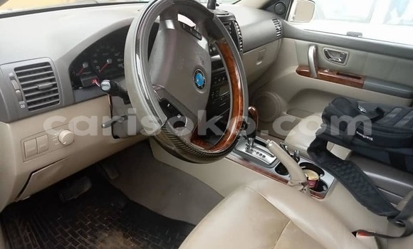 Acheter Occasion Voiture Kia Sorento Blanc à Kigali, Rwanda Acheter Occasion Voiture Kia Sorento Blanc à Kigali, Rwanda