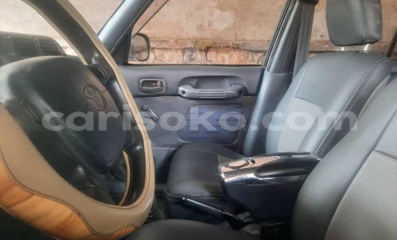 Acheter Occasion Voiture Toyota RAV4 Gris à Kigali, Rwanda Acheter Occasion Voiture Toyota RAV4 Gris à Kigali, Rwanda