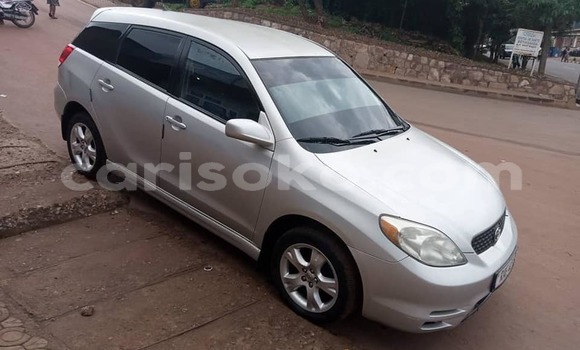 Acheter Occasion Voiture Toyota Matrix Gris à Kigali, Rwanda Acheter Occasion Voiture Toyota Matrix Gris à Kigali, Rwanda