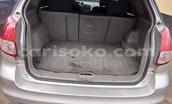 Acheter Occasion Voiture Toyota Matrix Gris à Kigali, Rwanda Acheter Occasion Voiture Toyota Matrix Gris à Kigali, Rwanda