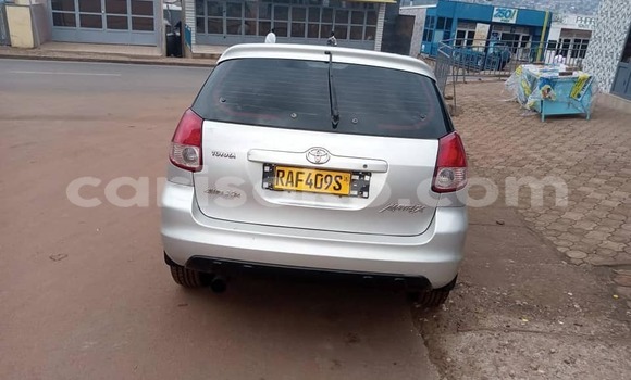 Acheter Occasion Voiture Toyota Matrix Gris à Kigali, Rwanda Acheter Occasion Voiture Toyota Matrix Gris à Kigali, Rwanda