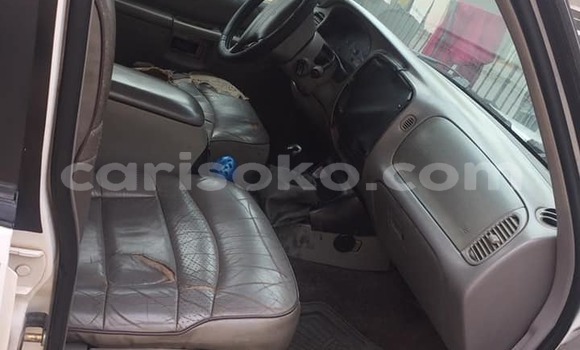 Acheter Occasion Voiture Ford Explorer Blanc à Kigali, Rwanda Acheter Occasion Voiture Ford Explorer Blanc à Kigali, Rwanda