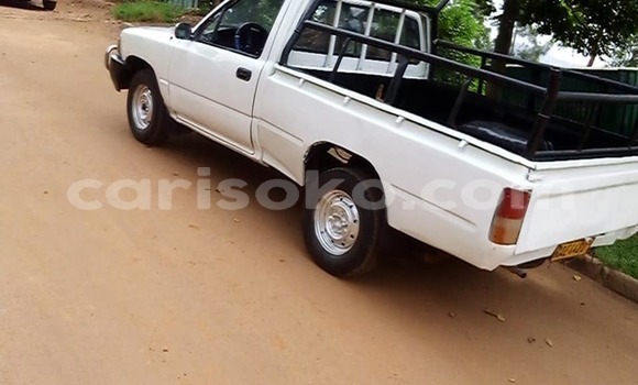 اشتري مستعمل Toyota Hilux Blanc سيارة في Kigali في Rwanda اشتري مستعمل Toyota Hilux Blanc سيارة في Kigali في Rwanda