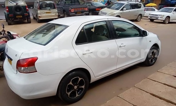Sayi Na hannu Toyota Yaris Blanc Mota in Kigali a Rwanda Sayi Na hannu Toyota Yaris Blanc Mota in Kigali a Rwanda