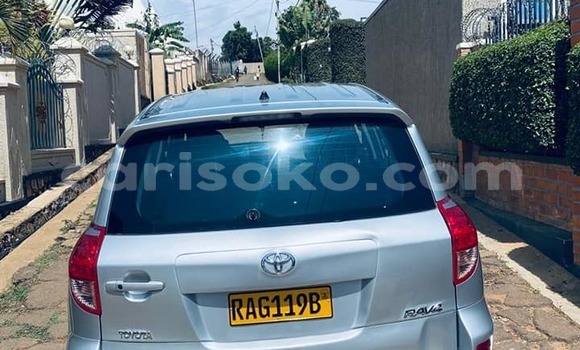 Sayi Na hannu Toyota RAV4 Gris Mota in Kigali a Rwanda Sayi Na hannu Toyota RAV4 Gris Mota in Kigali a Rwanda