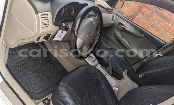 Acheter Occasion Voiture Toyota Axio Blanc à Kigali, Rwanda Acheter Occasion Voiture Toyota Axio Blanc à Kigali, Rwanda