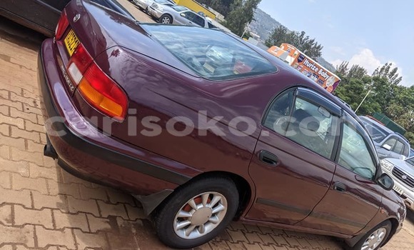 Acheter Occasion Voiture Toyota Carina E Rouge à Kigali, Rwanda Acheter Occasion Voiture Toyota Carina E Rouge à Kigali, Rwanda