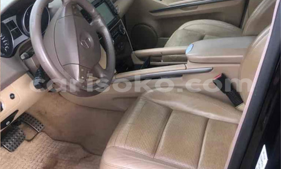 Acheter Occasion Voiture Mercedes-Benz ML–Class Noir à Kigali, Rwanda Acheter Occasion Voiture Mercedes-Benz ML–Class Noir à Kigali, Rwanda