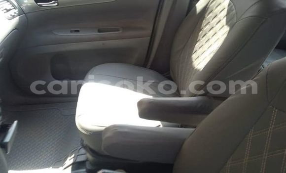 Acheter Occasion Voiture Toyota Avensis Verso Noir à Kigali, Rwanda Acheter Occasion Voiture Toyota Avensis Verso Noir à Kigali, Rwanda