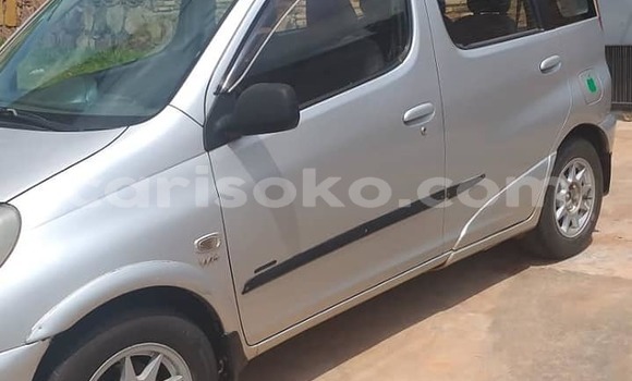 Sayi Na hannu Toyota Yaris Verso Gris Mota in Kigali a Rwanda Sayi Na hannu Toyota Yaris Verso Gris Mota in Kigali a Rwanda