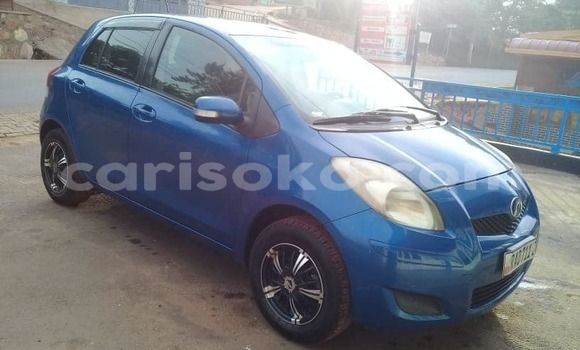 Sayi Na hannu Toyota Vitz Bleu Mota in Kigali a Rwanda Sayi Na hannu Toyota Vitz Bleu Mota in Kigali a Rwanda