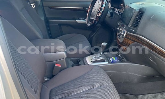 Sayi Na hannu Hyundai Santa Fe Gris Mota in Kigali a Rwanda Sayi Na hannu Hyundai Santa Fe Gris Mota in Kigali a Rwanda