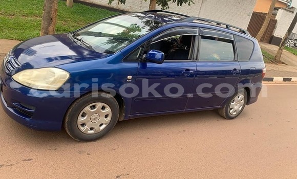 Acheter Occasion Voiture Toyota Avensis Verso Bleu à Kigali, Rwanda Acheter Occasion Voiture Toyota Avensis Verso Bleu à Kigali, Rwanda