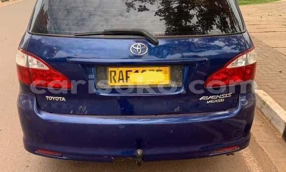 Acheter Occasion Voiture Toyota Avensis Verso Bleu à Kigali, Rwanda Acheter Occasion Voiture Toyota Avensis Verso Bleu à Kigali, Rwanda
