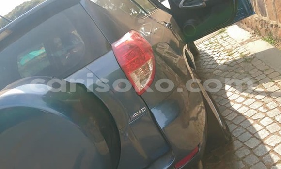 Acheter Occasion Voiture Toyota RAV4 Bleu à Kigali, Rwanda Acheter Occasion Voiture Toyota RAV4 Bleu à Kigali, Rwanda