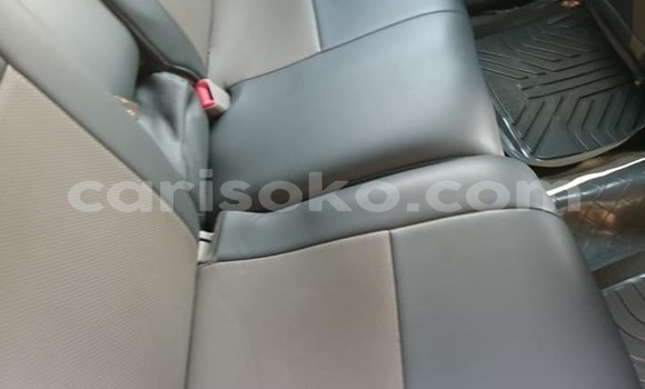 Acheter Occasion Voiture Toyota RAV4 Bleu à Kigali, Rwanda Acheter Occasion Voiture Toyota RAV4 Bleu à Kigali, Rwanda