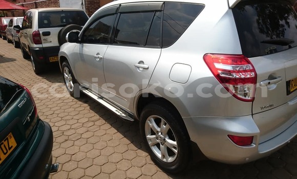 Acheter Occasion Voiture Toyota RAV4 Gris à Kigali, Rwanda Acheter Occasion Voiture Toyota RAV4 Gris à Kigali, Rwanda